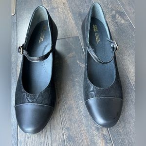 Women’s dress shoes- brand new, SAS Isabel black/snake, sz 9. Very comfortable.